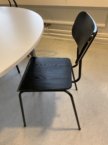 961719-11 Tables and chairs