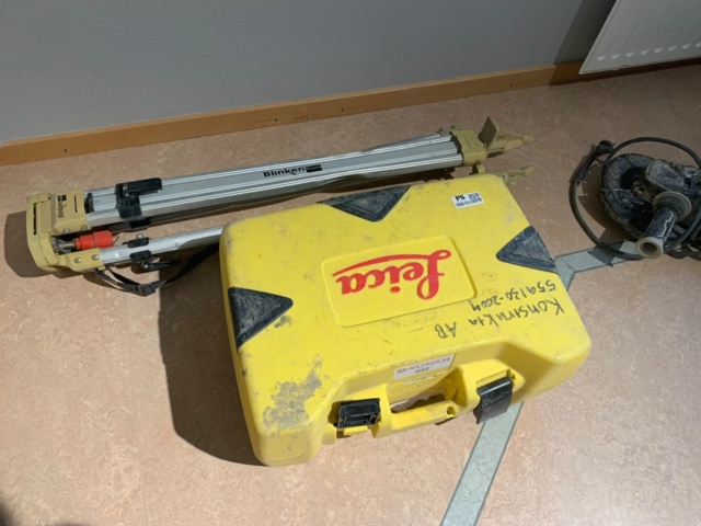 956151-1 Laser Leica incl. stand