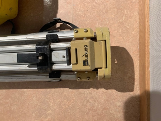 956151-2 Laser Leica incl. stand