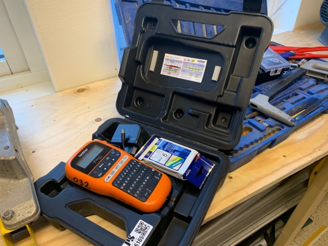 956165-1 Brother P-Touch E110 labeling machine