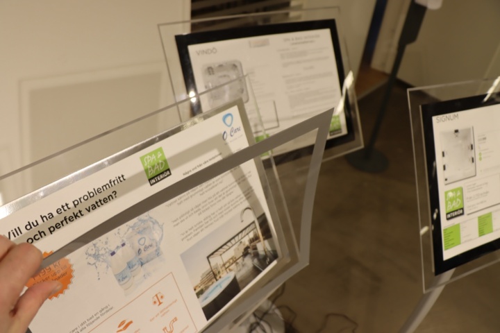 930789-6 3 display displays with lighting