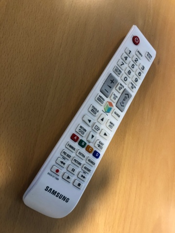 988442-3 Samsung UE40J5515AK 40-tuumainen TV - Ei pohjahintaa