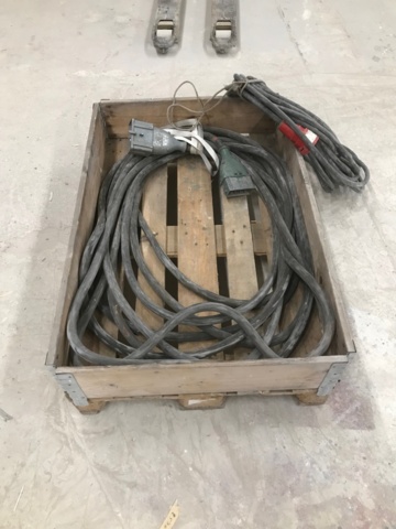 988744-1 Extension cable 3-phase, 2 pieces