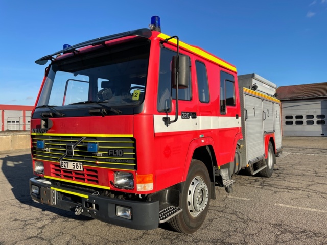 989088-2 Fire engine VOLVO FL10 4x2 1997, Low mileage