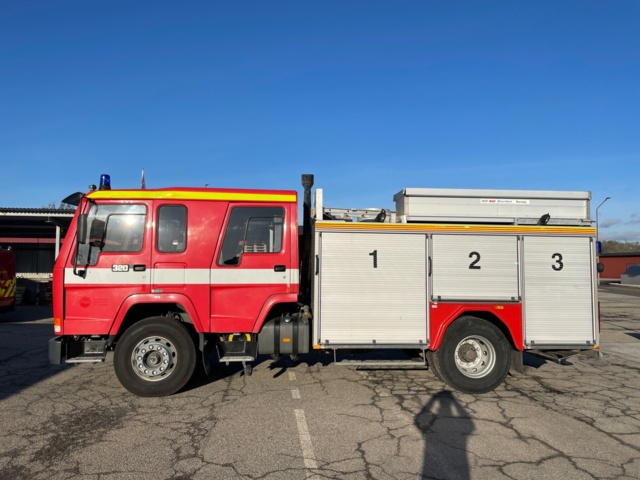 989088-3 Fire engine VOLVO FL10 4x2 1997, Low mileage