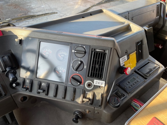 989088-18 Fire engine VOLVO FL10 4x2 1997, Low mileage