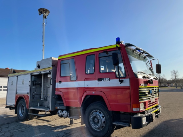 989088-42 Fire engine VOLVO FL10 4x2 1997, Low mileage