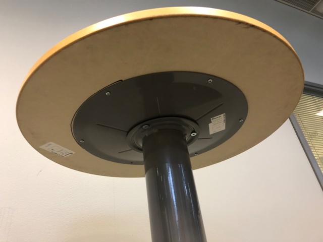 989114-4 Kinnarps pystypöytä - Ei pohjahintaa