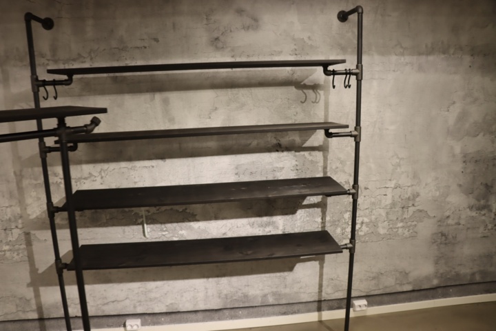 930879-3 2 Shelves tube-themed