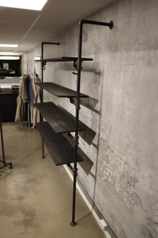 930879-4 2 Shelves tube-themed