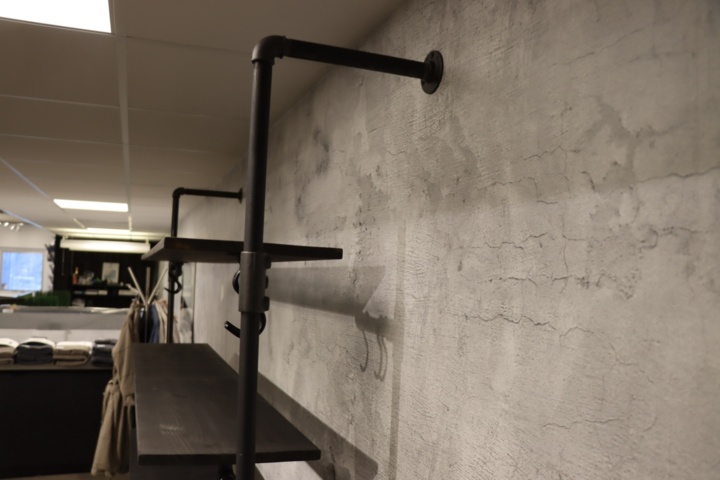 930879-5 2 Shelves tube-themed