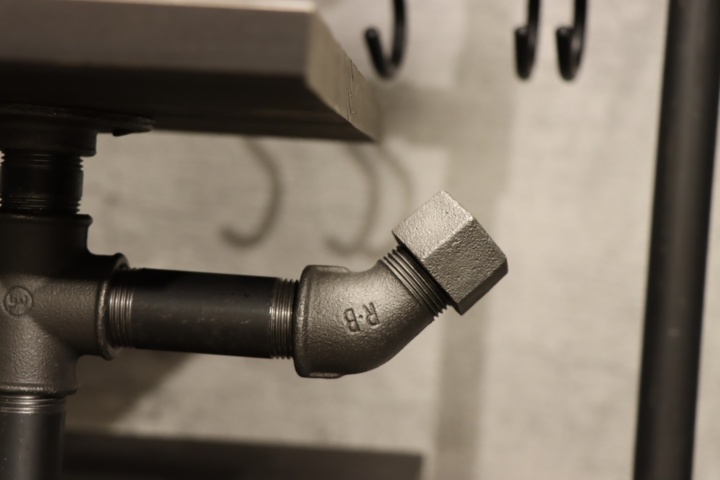 930879-7 2 Shelves tube-themed