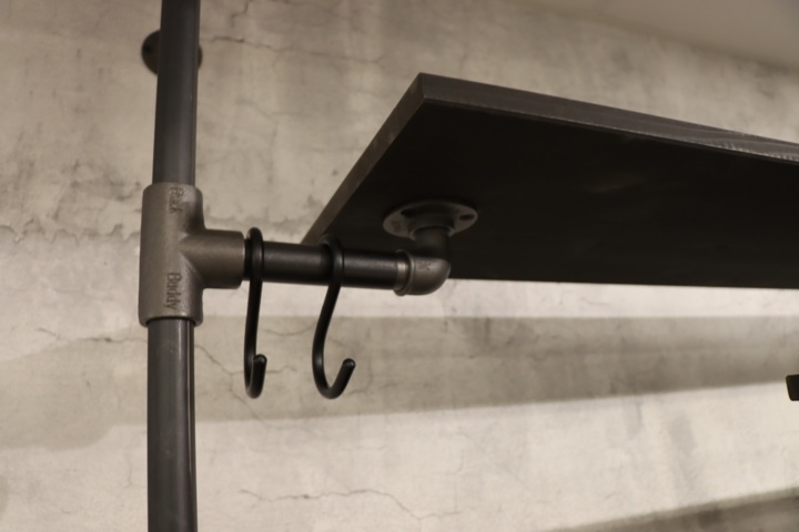 930879-9 2 Shelves tube-themed