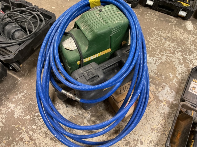 986196-4 Compressor Fiac ECU 201 with hose and staple gun Senco