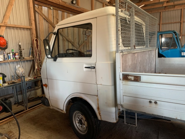 989144-6 Volkswagen LT Chassis Cab 31 2.4 - 1990