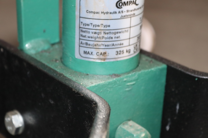 989217-4 Gearbox lift Compac TJ 325 -2021, 325 kg