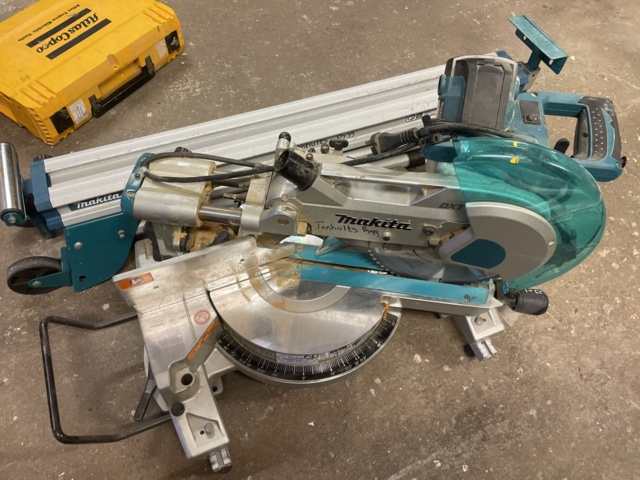 986233-1 Makita kap- och gersåg, komplett med sågbänk