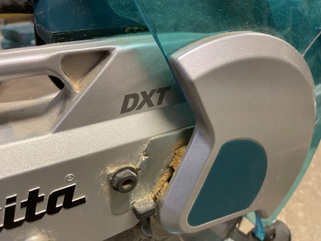 986233-9 Makita kap- och gersåg, komplett med sågbänk