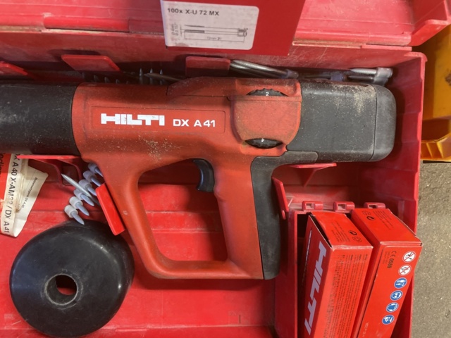 986258-2 Bolt nail gun Hilti DX A41 with various shots and nails