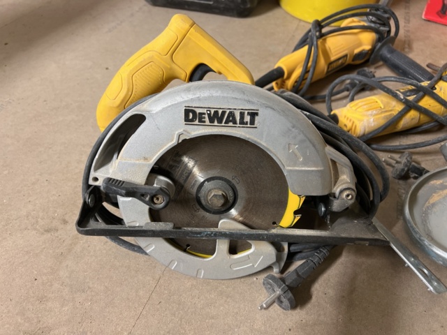 958327-2 DeWalt tools, 3 pieces