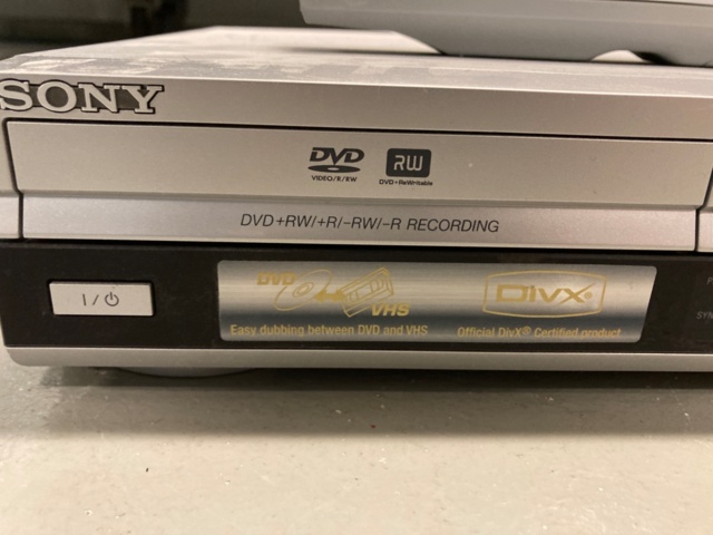 989554-2 Sony RDR-VX420 Video Cassette Recorder/DVD Recorder