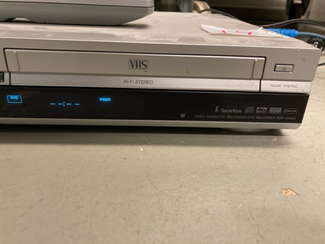 989554-3 Sony RDR-VX420 Video Cassette Recorder/DVD Recorder