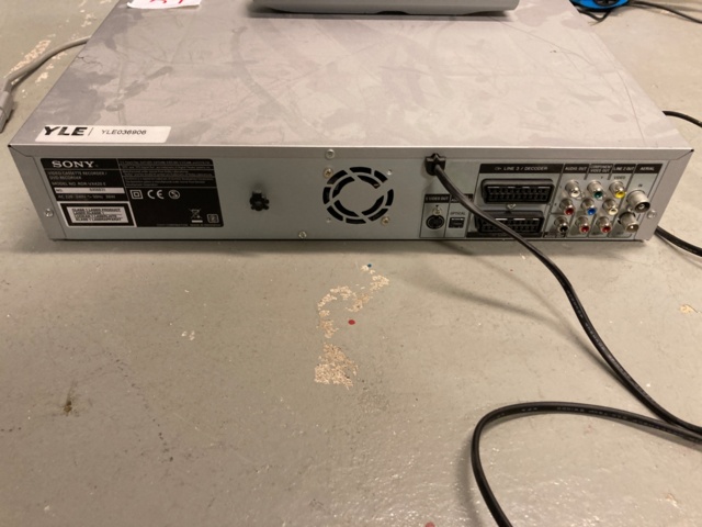 989554-5 Sony RDR-VX420 Video Cassette Recorder/DVD Recorder