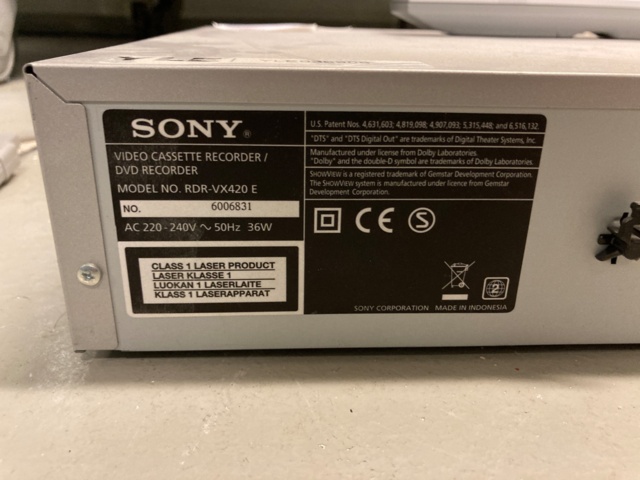 989554-6 Sony RDR-VX420 Video Cassette Recorder/DVD Recorder