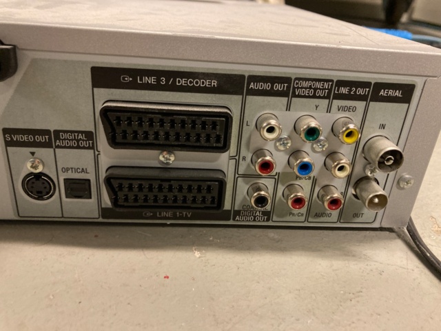 989554-7 Sony RDR-VX420 Video Cassette Recorder/DVD Recorder