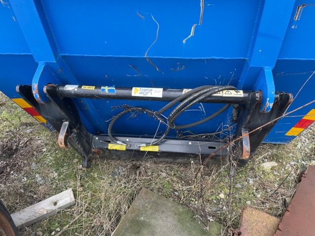 944913-2 BM Container - 2 pcs (Incl: Adapter large BM - Bala Agri 72105)