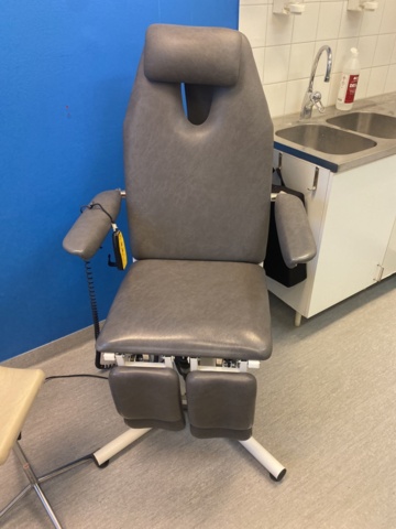 989903-2 Treatment chair Electric Linak