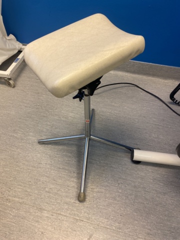 989903-3 Treatment chair Electric Linak