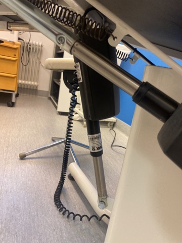 989903-7 Treatment chair Electric Linak