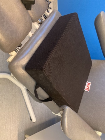 989903-8 Treatment chair Electric Linak