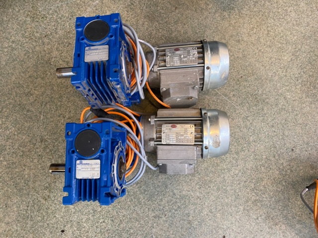 989833-1 Electric motors with gear Motori Bonora H56B/4 2 pcs