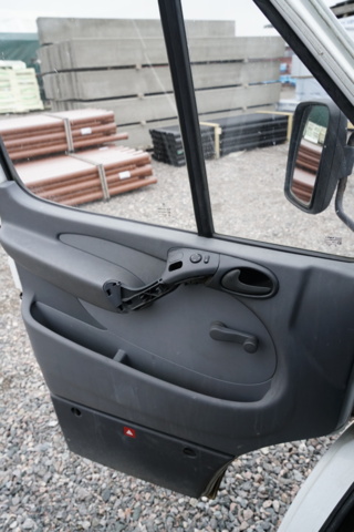 989567-21 Mercedes-Benz Sprinter 313 CDI Chassis Cab Manual, 129hp, 2002