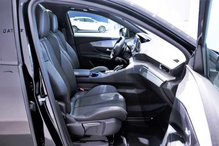 989577-12 Peugeot 5008 1.5 BlueHDi EAT -2022