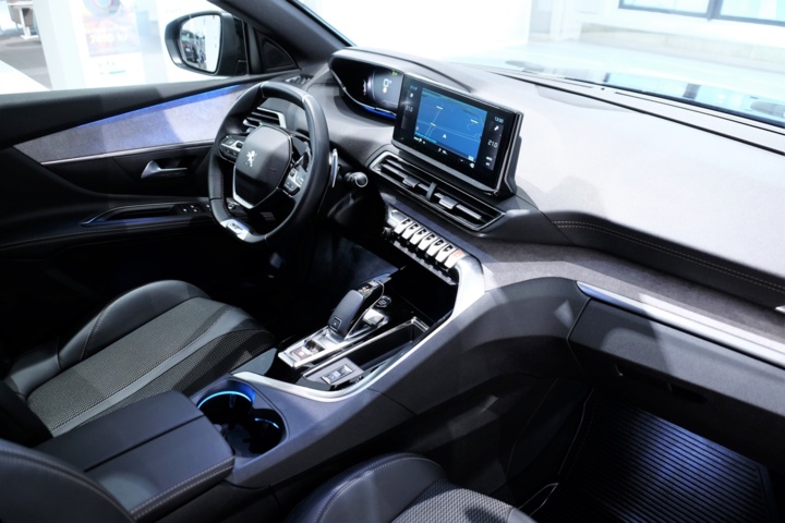 989577-11 Peugeot 5008 1.5 BlueHDi EAT -2022