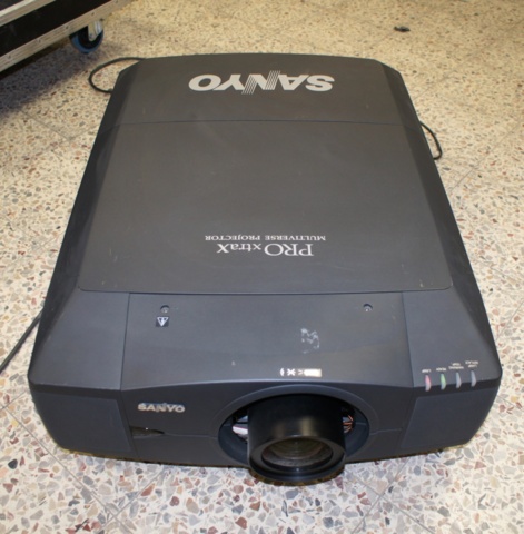 773394-4 Projector Sanyo XF 46 Incl. lens