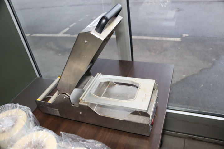 990467-3 Vacuum sealer for plastic trays, Duniform DF20