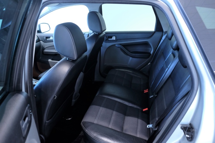 989811-9 Ford Focus Kombi 1.6 TDCi -2010