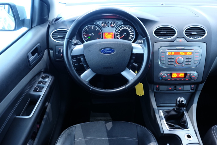 989811-14 Ford Focus Kombi 1.6 TDCi -2010