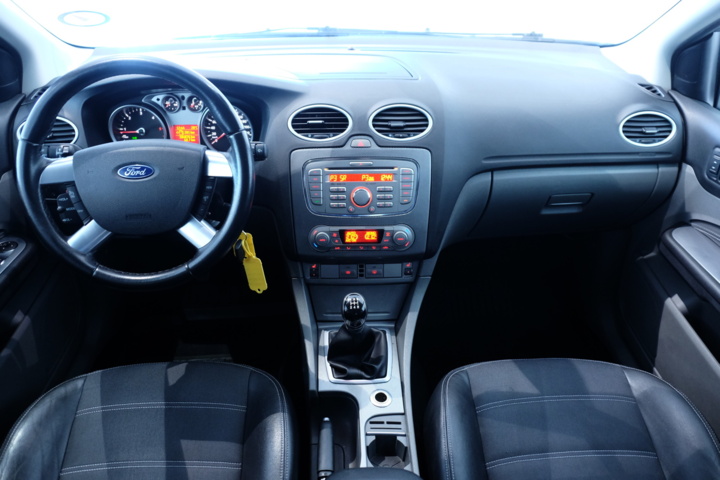 989811-15 Ford Focus Kombi 1.6 TDCi -2010