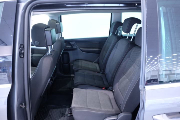 989826-7 Volkswagen Sharan 2.0 TDI - 2018