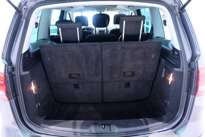 989826-10 Volkswagen Sharan 2.0 TDI - 2018