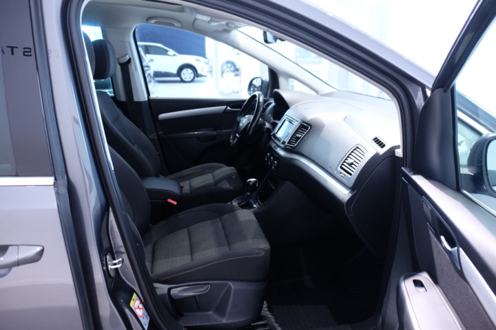 989826-12 Volkswagen Sharan 2.0 TDI - 2018