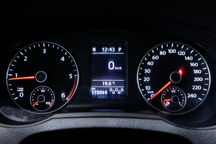 989826-14 Volkswagen Sharan 2.0 TDI - 2018
