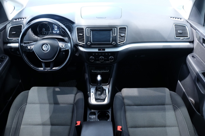 989826-19 Volkswagen Sharan 2.0 TDI - 2018