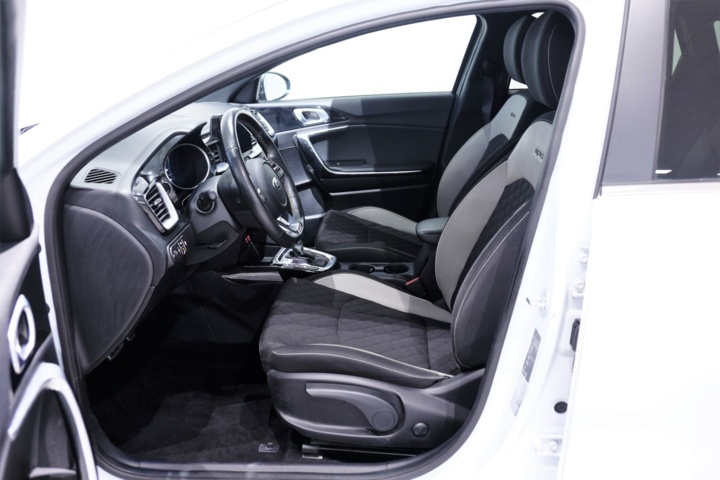 989827-16 Kia Ceed Sportswagon 1.4 T-GDI DCT - 2019