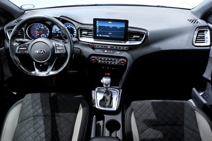 989827-19 Kia Ceed Sportswagon 1.4 T-GDI DCT - 2019